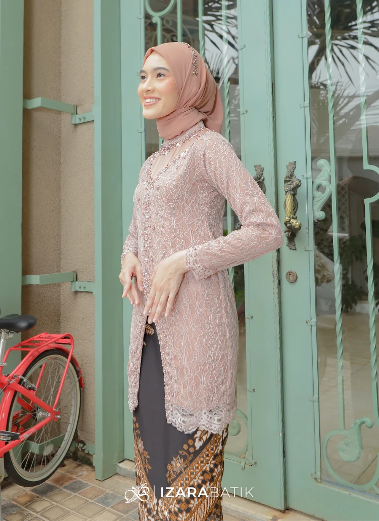 ATASAN KEBAYA