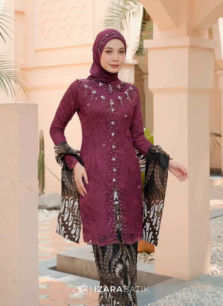 Anggita Burgundy